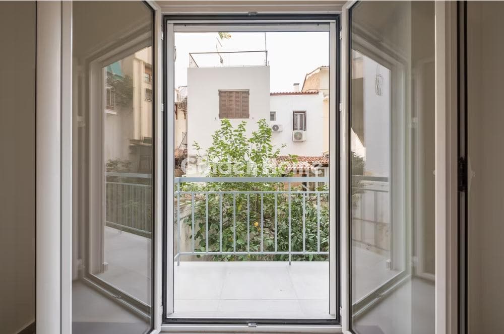 Apartment in Neo Pagkrati, Vironas — Photo 1 of 15