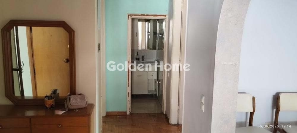 Apartment in Center, Elliniko — Photo 1 of 9