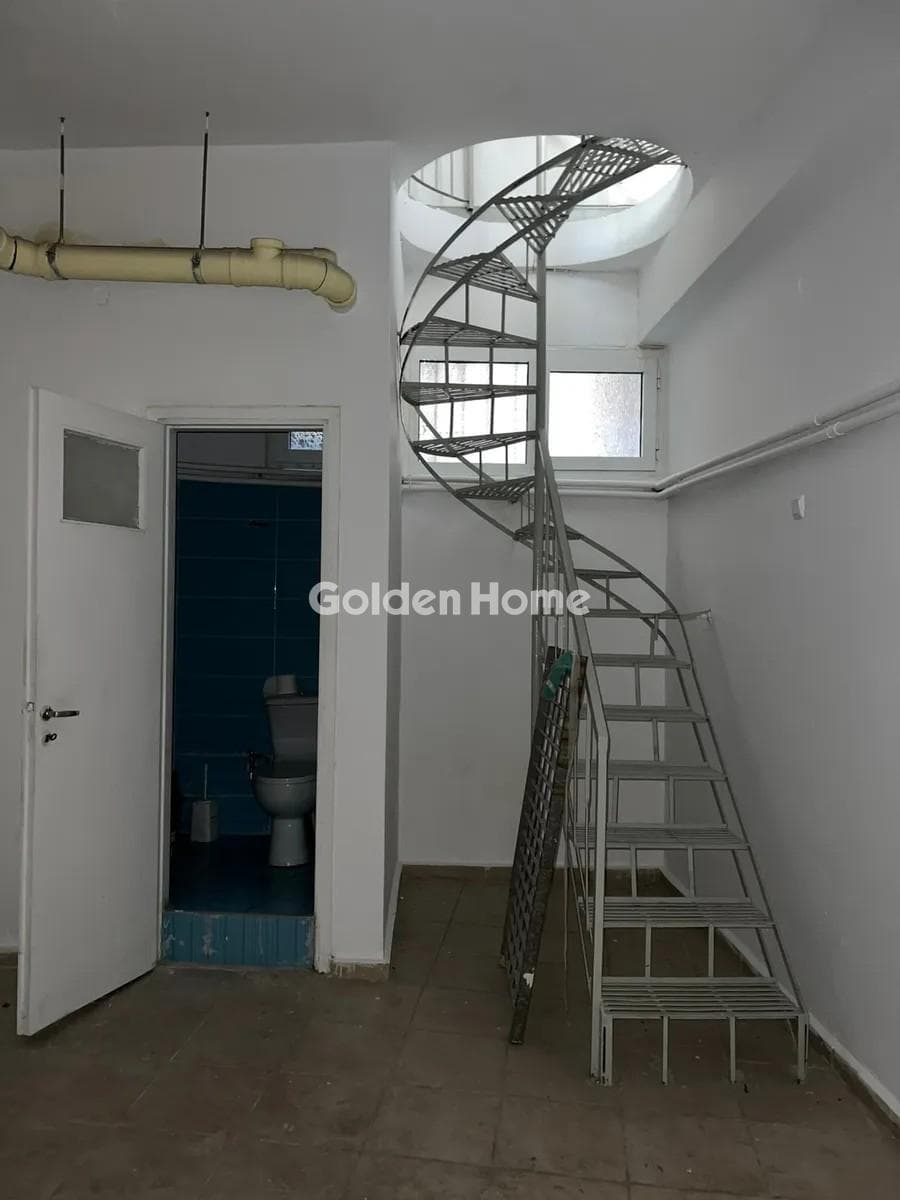 Retail Store in Goudi, Goudi — Photo 10 of 12
