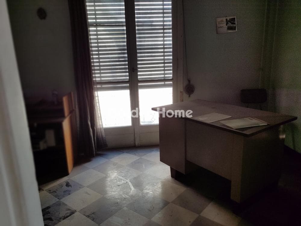 Office in Platia Kanigos, Exarchia - Neapoli — Photo 2 of 4