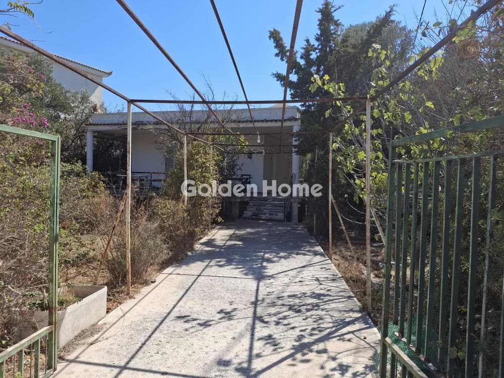 House in Kalivia, Kalivia Thorikou — Photo 1 of 18