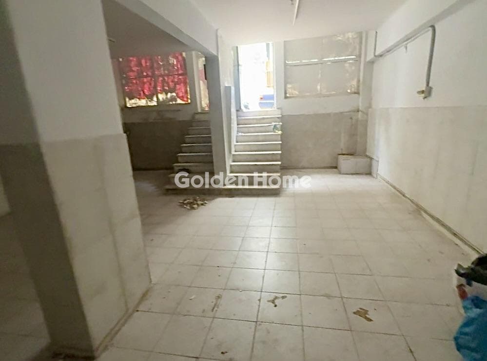 Retail Store in Exarcheia, Exarchia - Neapoli — Photo 2 of 3