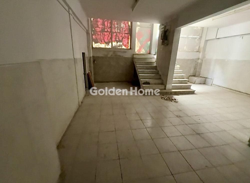 Retail Store in Exarcheia, Exarchia - Neapoli — Photo 3 of 3