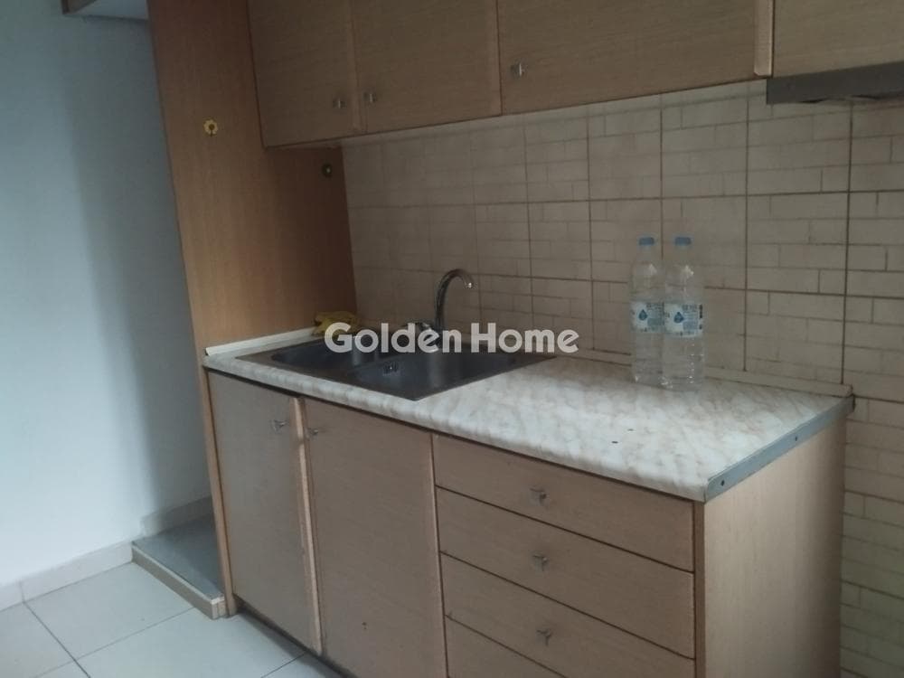 Apartment in Evgenia, Keratsini — Photo 5 of 11