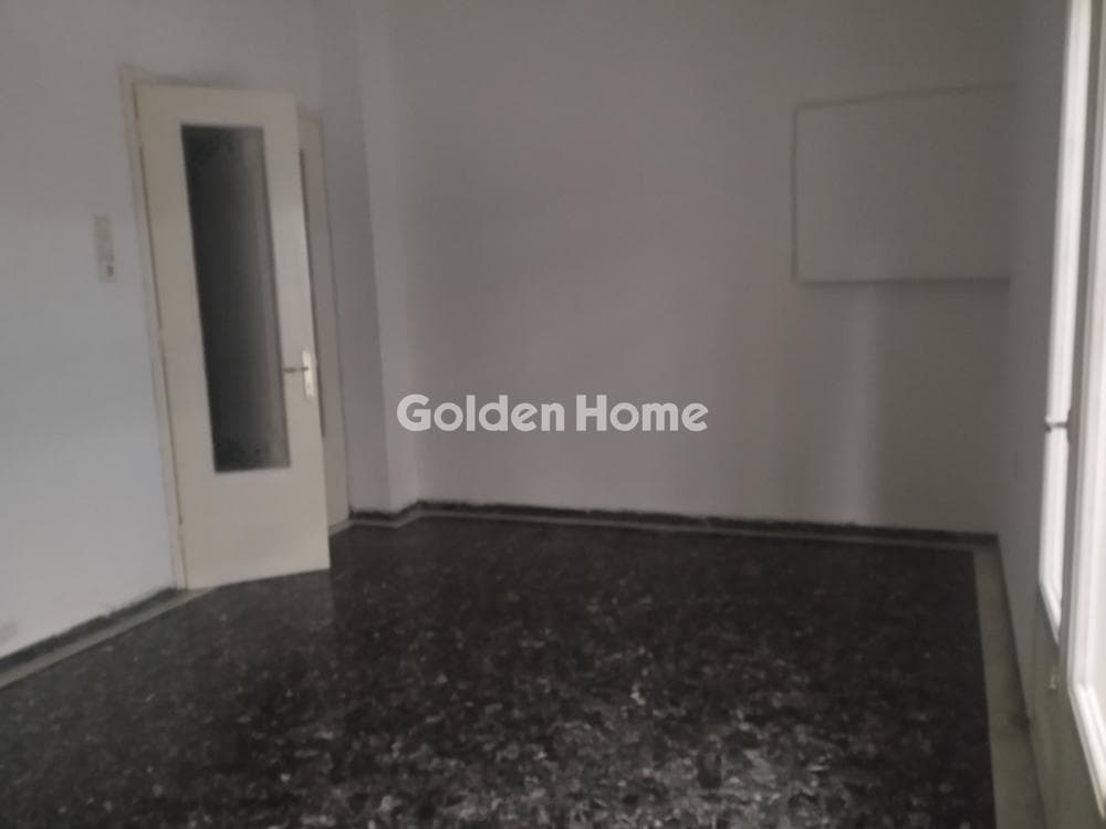 Apartment in Evgenia, Keratsini — Photo 8 of 11