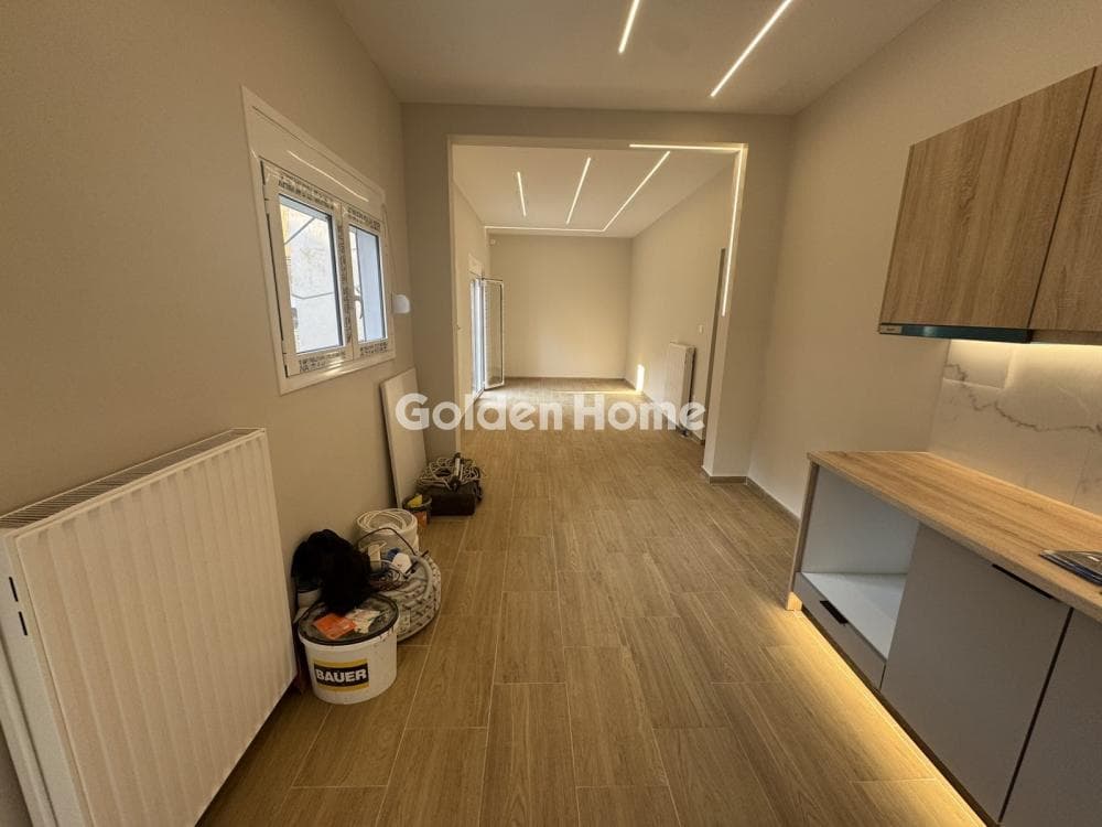 Apartment in Amfiali, Keratsini — Photo 4 of 18