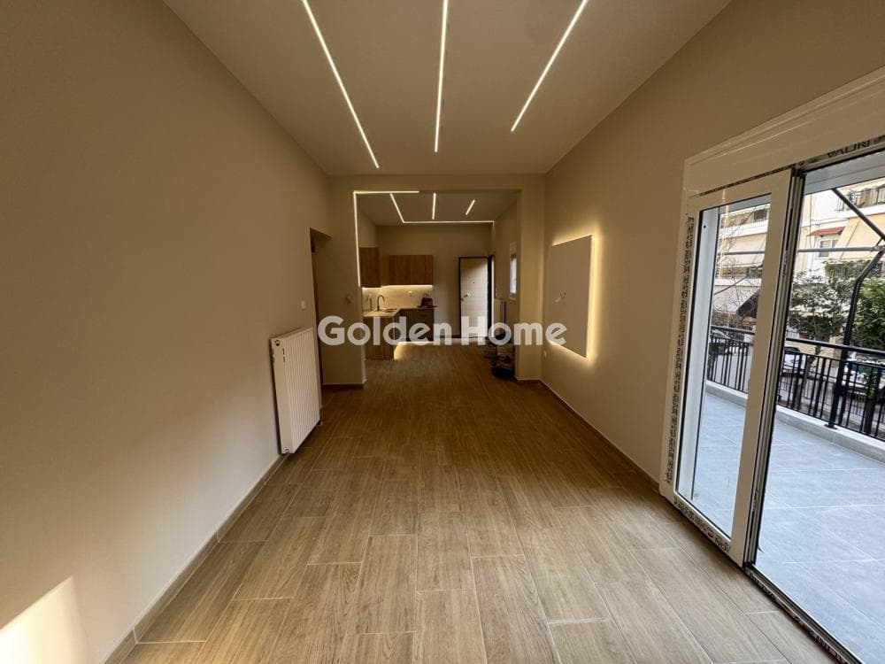 Apartment in Amfiali, Keratsini — Photo 1 of 18