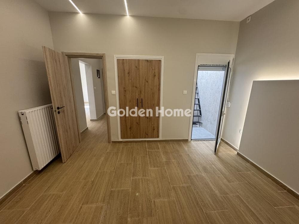 Apartment in Amfiali, Keratsini — Photo 16 of 18