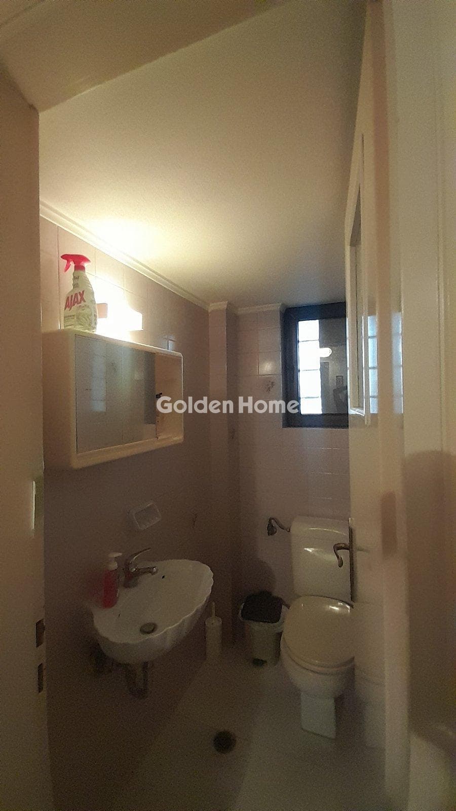 Apartment in Kareas, Vironas — Photo 6 of 13