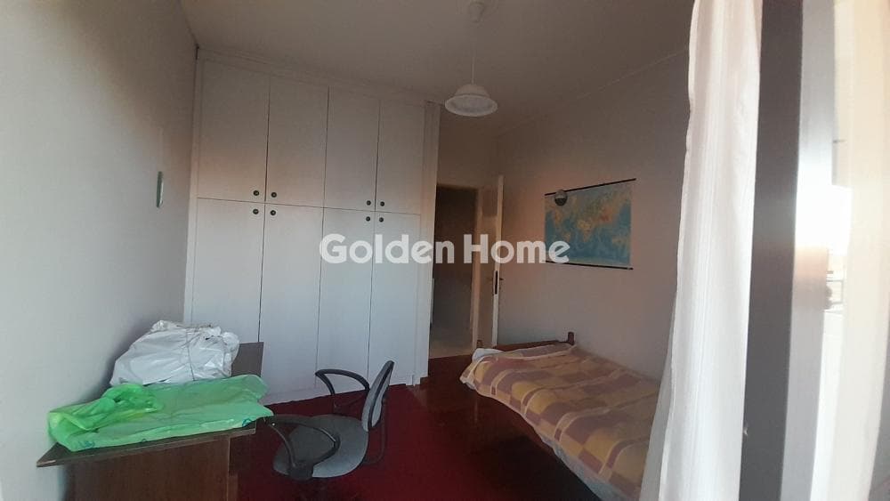 Apartment in Kareas, Vironas — Photo 5 of 13