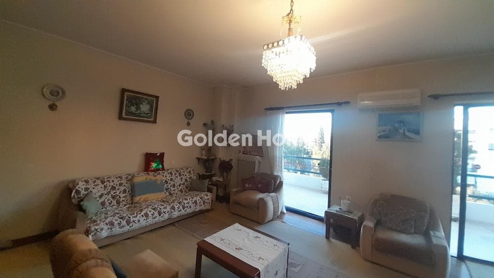 Apartment in Kareas, Vironas — Photo 10 of 13