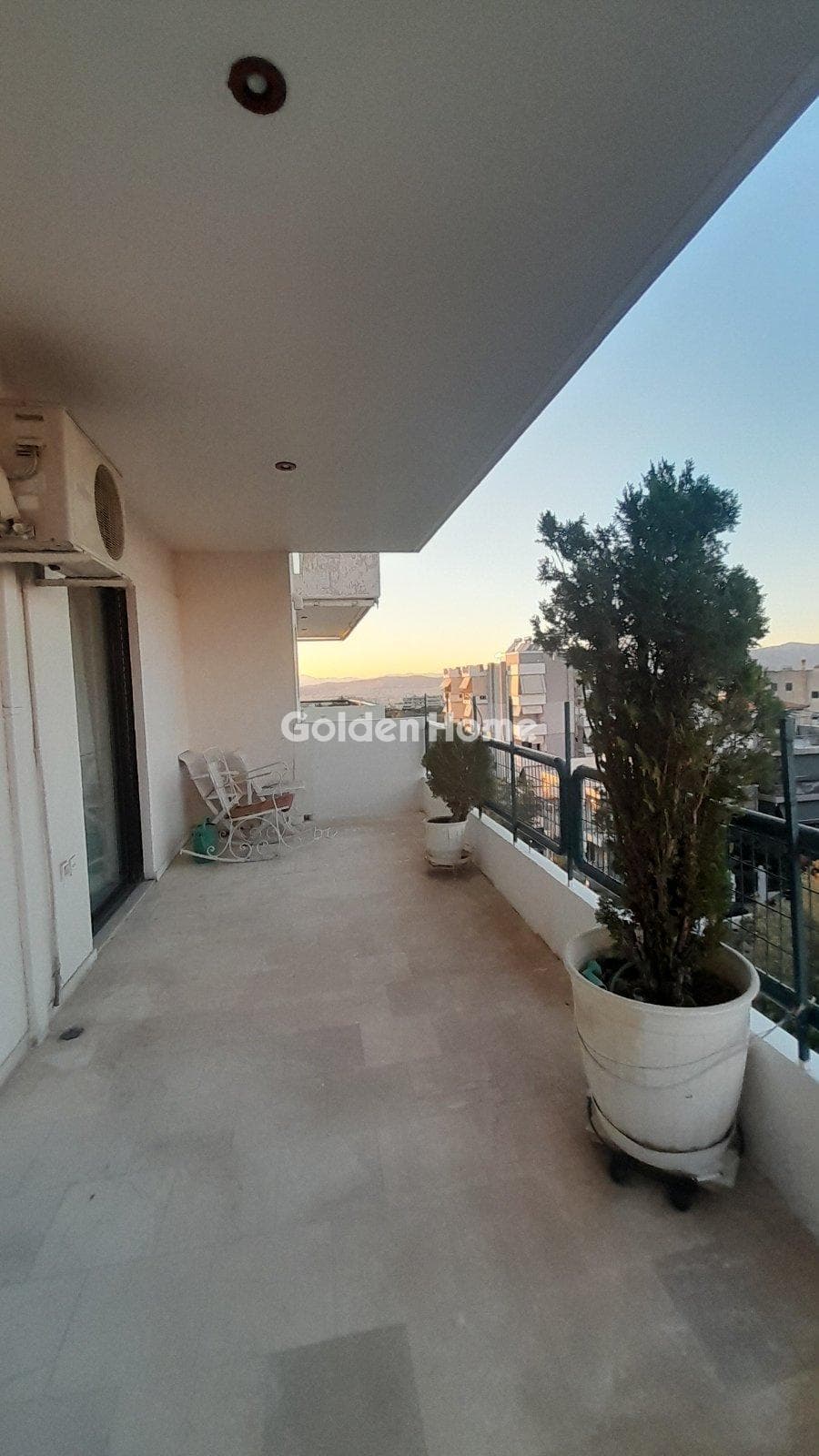 Apartment in Kareas, Vironas — Photo 11 of 13