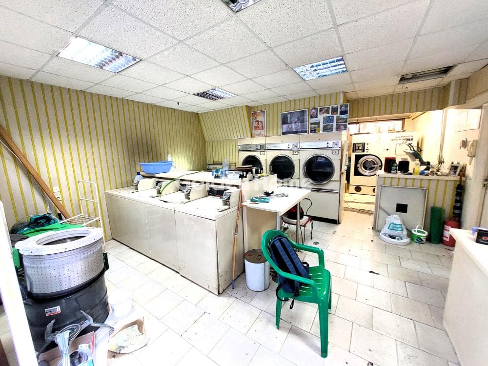 Retail Store in Politechnioupoli, Zografou — Photo 1 of 8