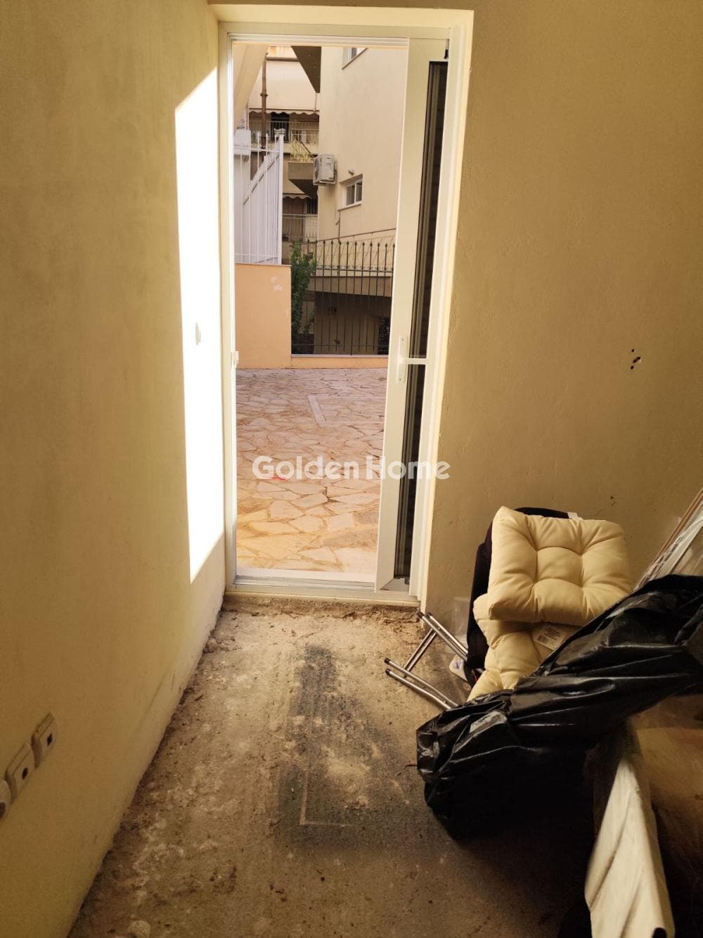Apartment in Kokkinovrachos, Keratsini — Photo 11 of 17
