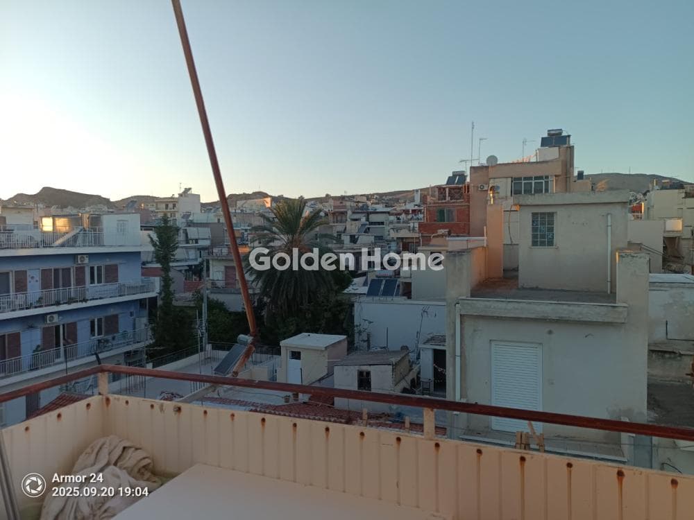 Apartment in Tampouria, Nikaia — Photo 1 of 12