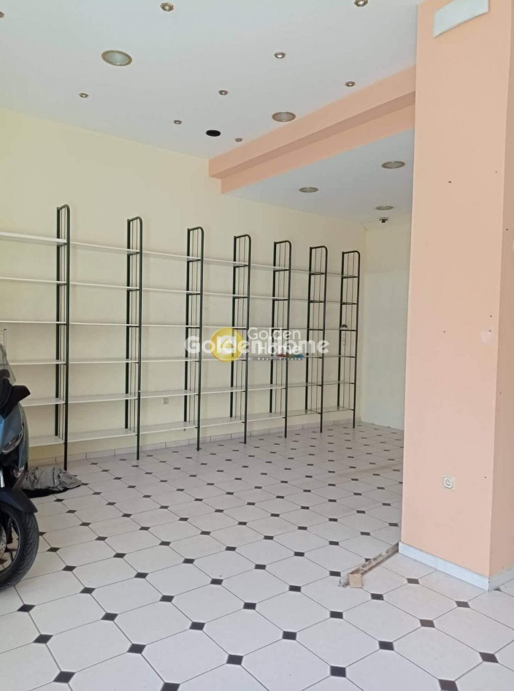 Κατάστημα στην Κηπούπολη, Πετρούπολη