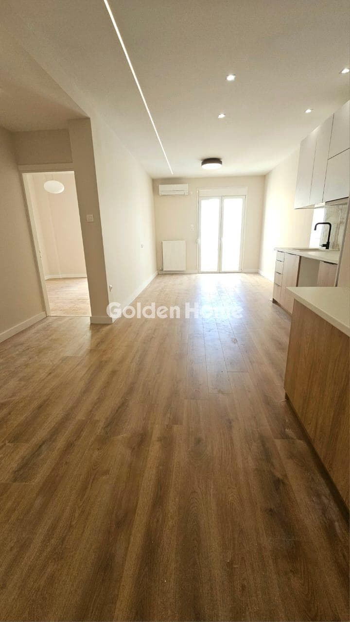 Apartment in Center, Nea Smyrni — Photo 1 of 18