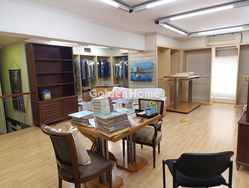 Retail Store in Stavros, Piraeus — Photo 1 of 13
