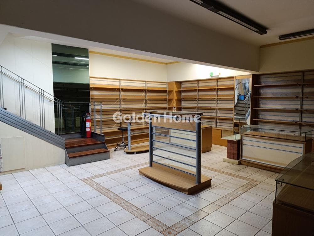 Retail Store in Stavros, Piraeus — Photo 11 of 13
