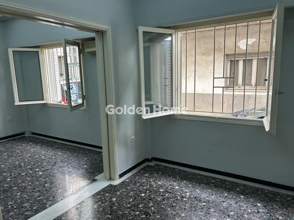 Apartment in Lofos Axiomatikon, Peristeri — Photo 1 of 18