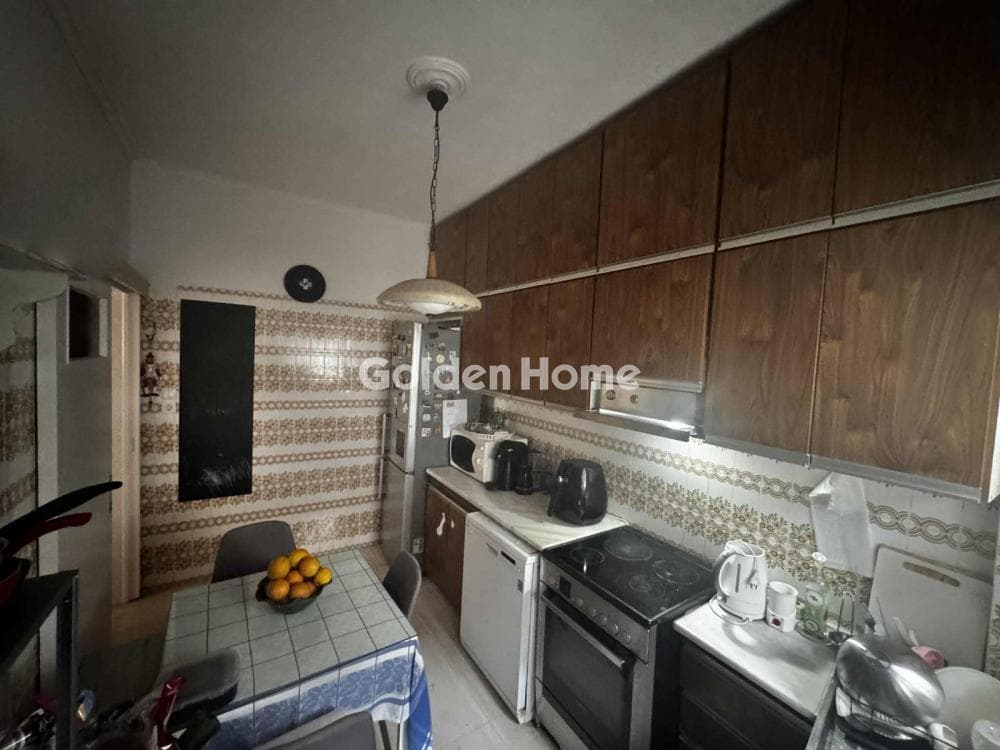 Apartment in Kareas, Vironas — Photo 11 of 11