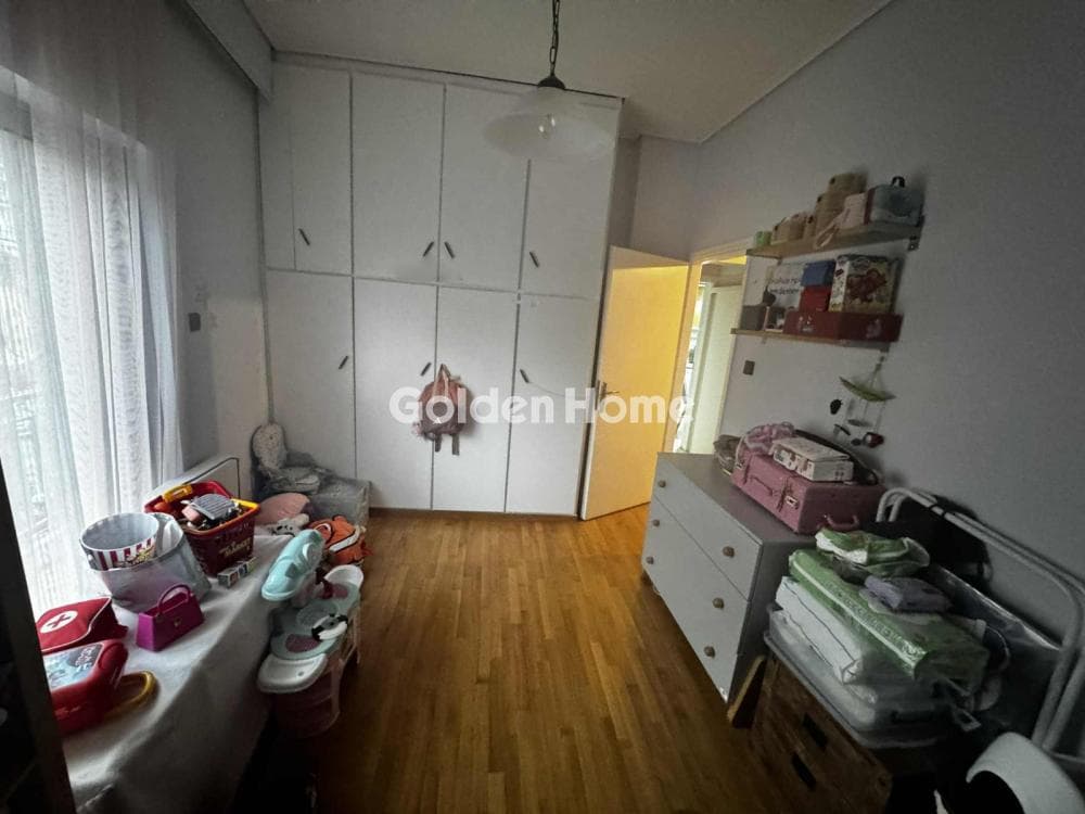 Apartment in Kareas, Vironas — Photo 7 of 11