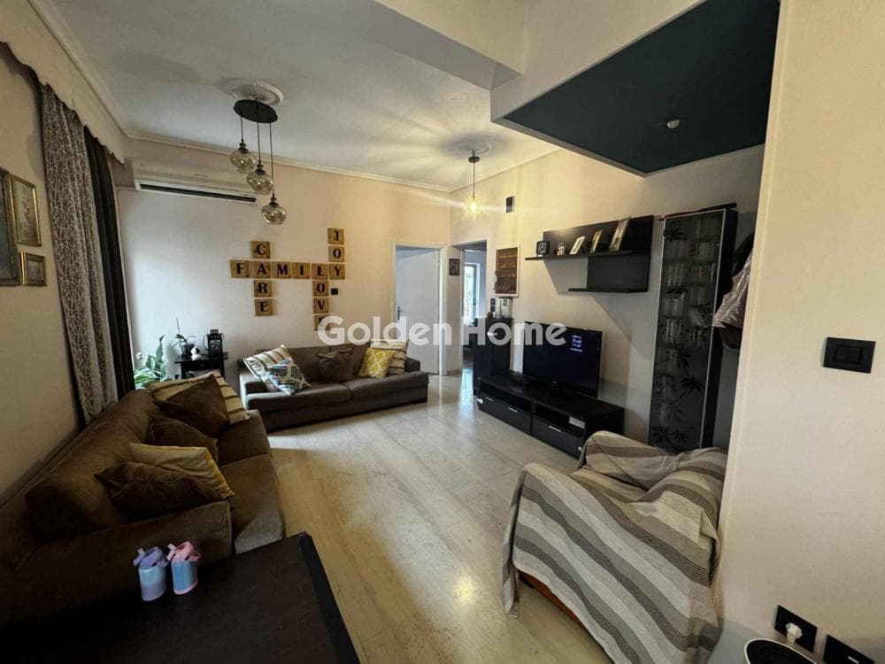Apartment in Kareas, Vironas — Photo 3 of 11