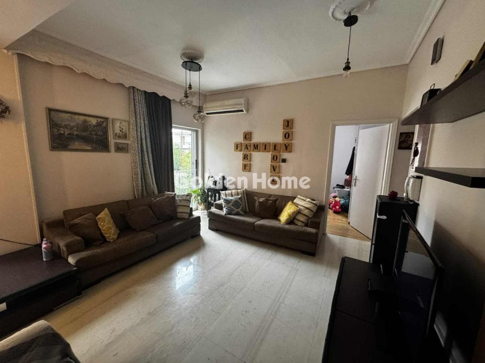 Apartment in Kareas, Vironas — Photo 10 of 11