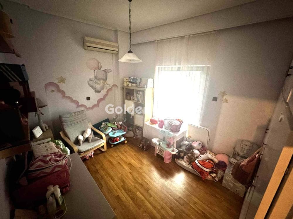 Apartment in Kareas, Vironas — Photo 5 of 11