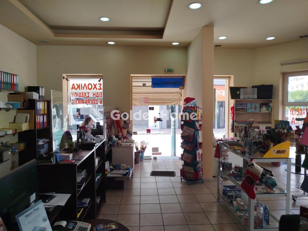 Retail Store in Voud, Patra — Photo 1 of 11