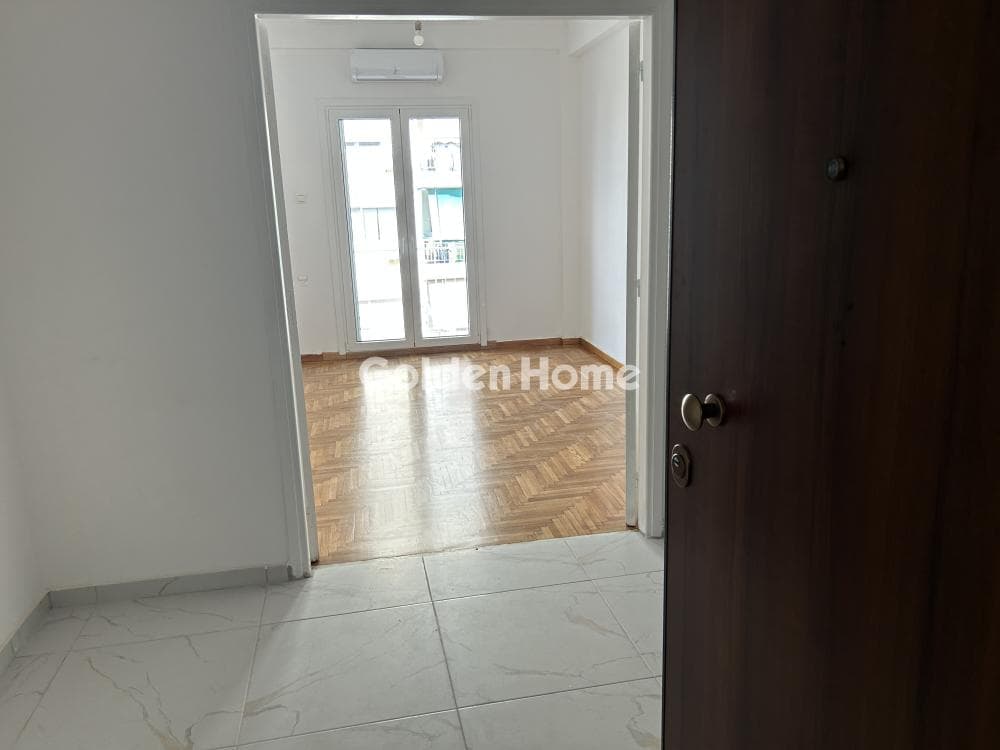 Apartment in Osios Loukas, Patisia — Photo 3 of 21