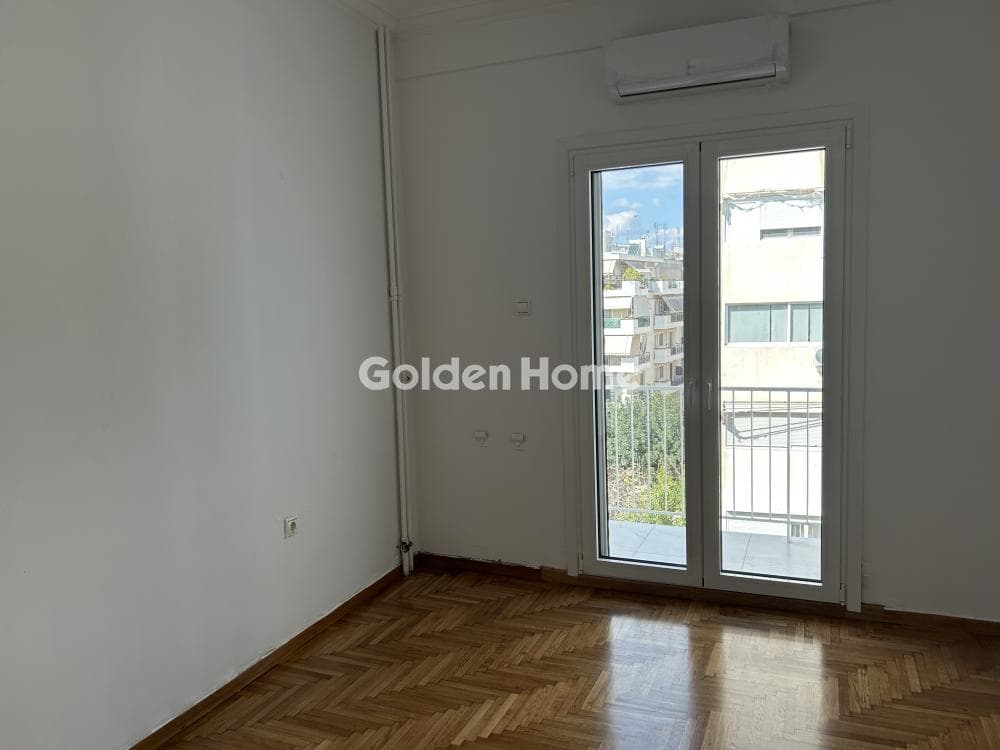 Apartment in Osios Loukas, Patisia — Photo 2 of 21