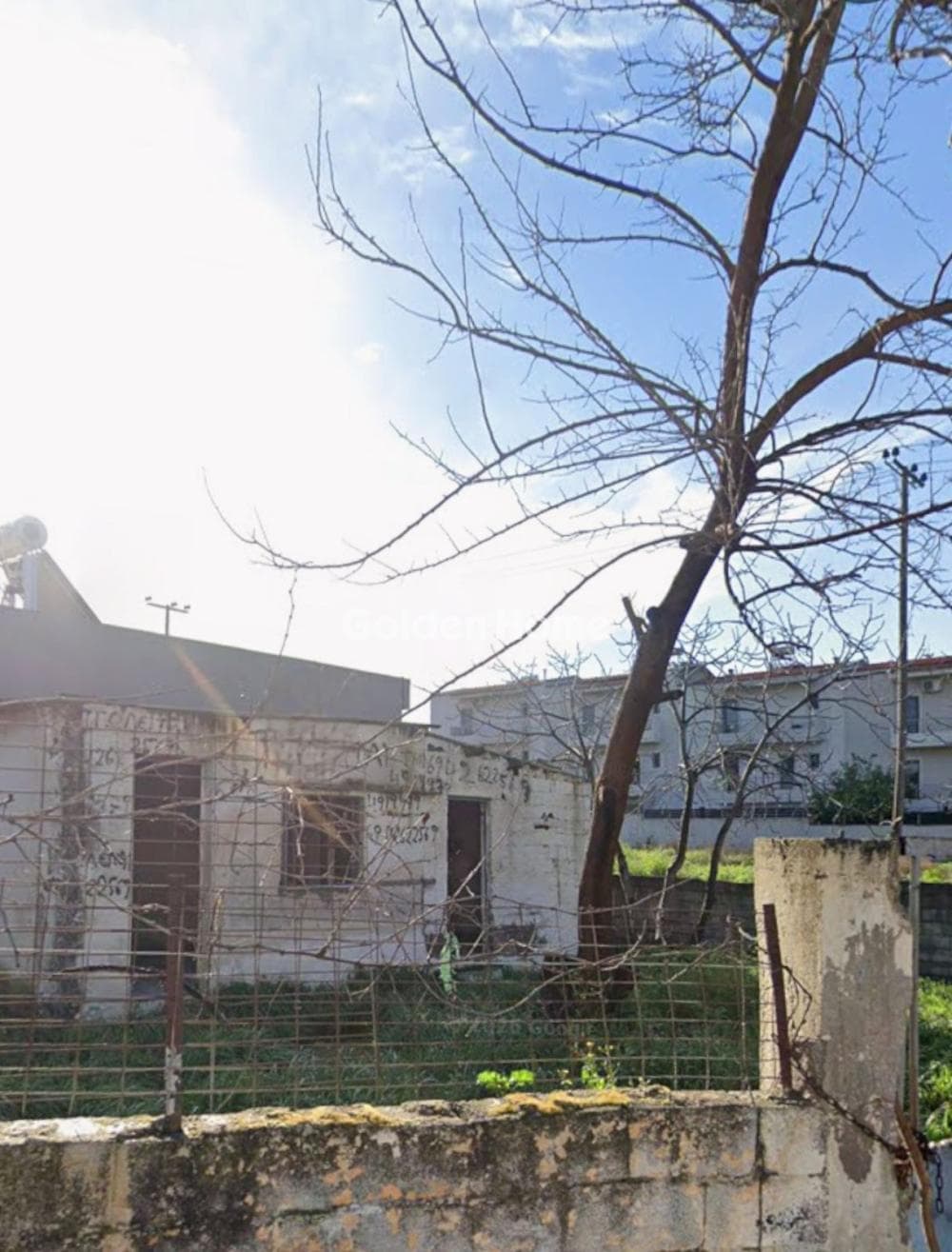 Οικόπεδο στην Νεάπολη, Σπάτα