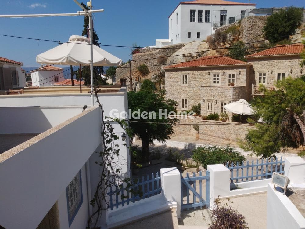 House in Moni Agias Efpraxias, Hydra — Photo 4 of 25