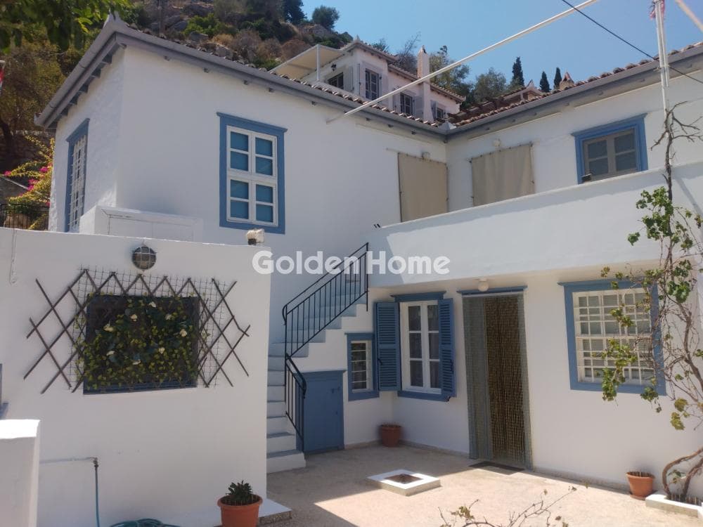 House in Moni Agias Efpraxias, Hydra — Photo 1 of 25