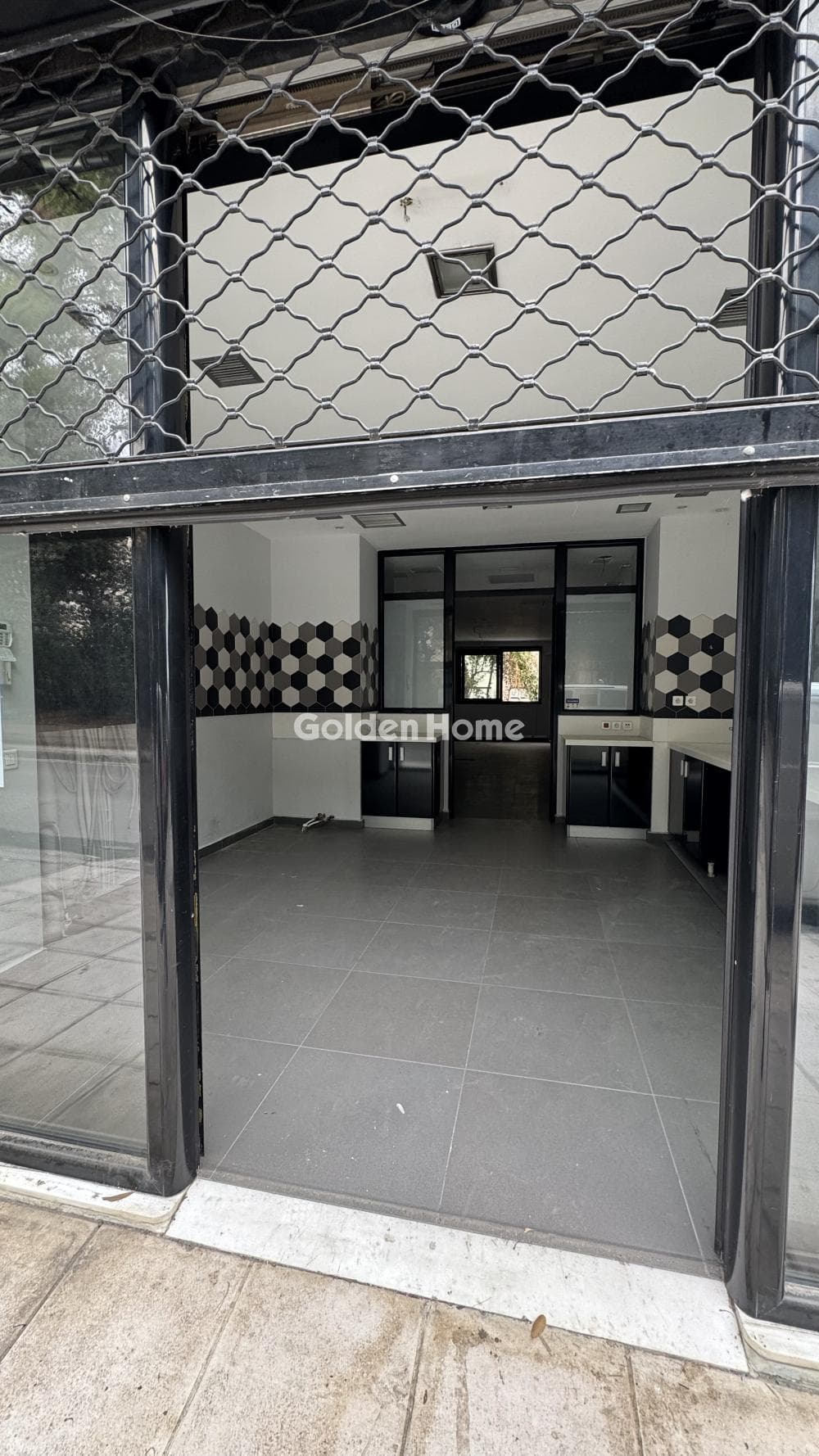 Κατάστημα στην Βαρνάβα, Εκάλη — Φωτογραφία 2 από 29