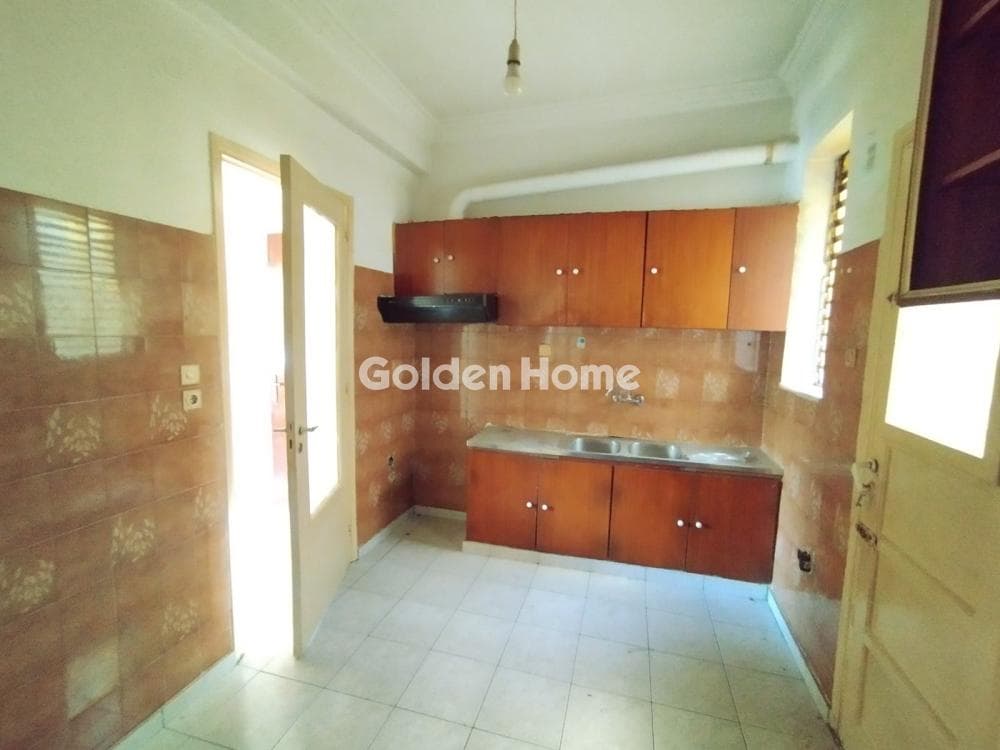 Apartment in Aspra Chomata, Peristeri — Photo 2 of 10