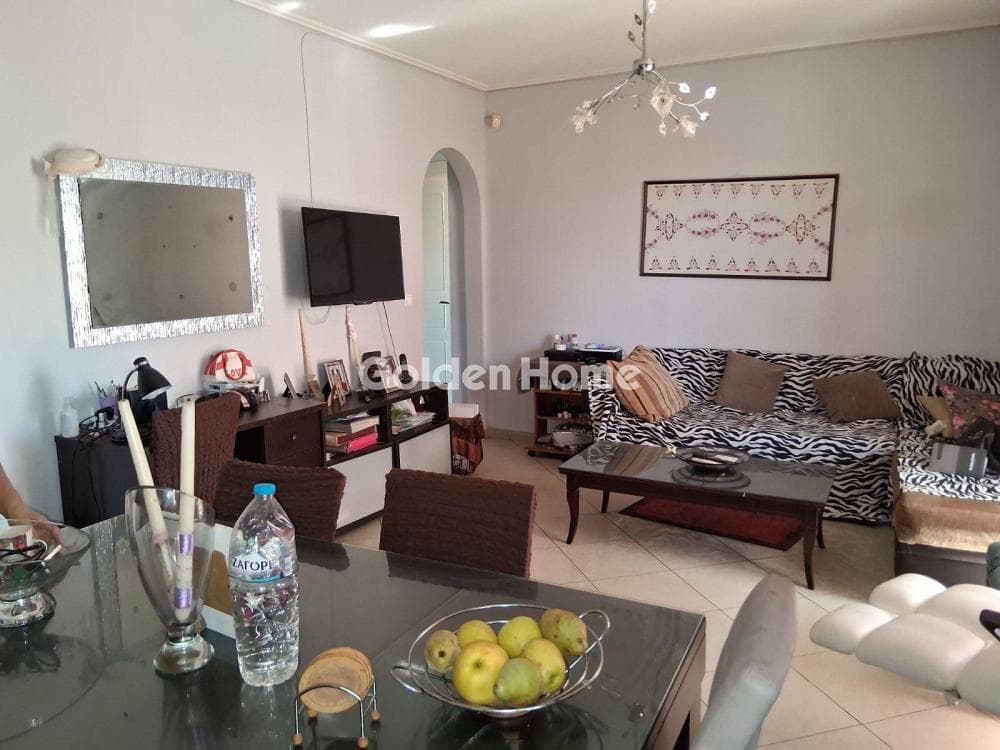 Apartment in Analipsi, Drapetsona — Photo 1 of 22