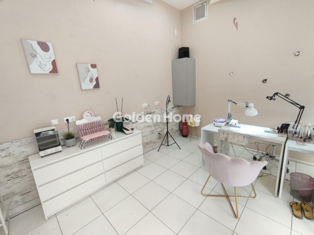 Retail Store in Ano Glyfada, Glyfada — Photo 2 of 12