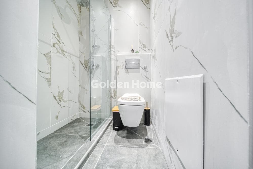 Apartment in Politechneio, Exarchia - Neapoli — Photo 2 of 2