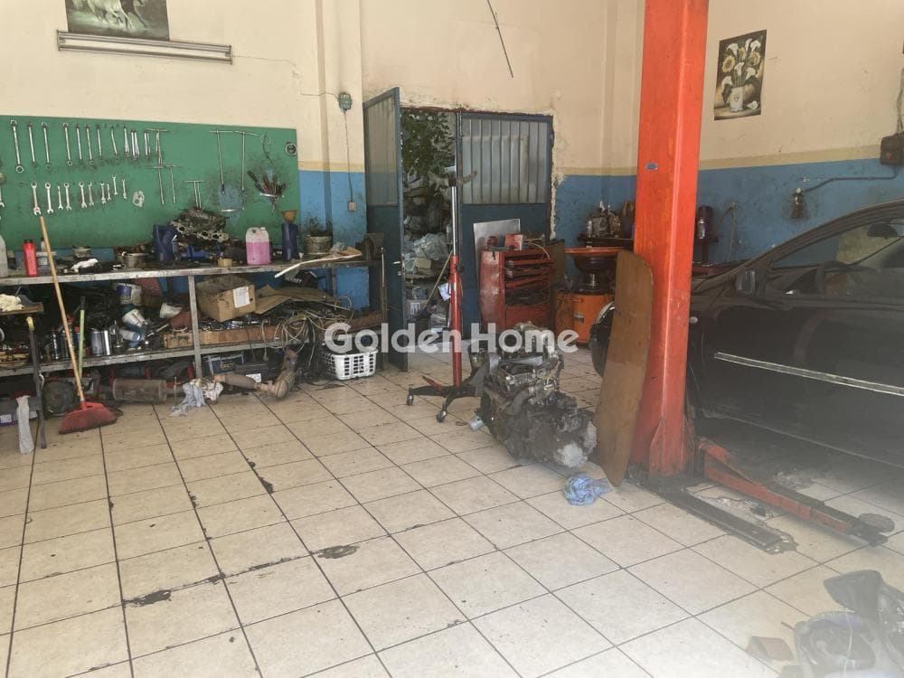 Retail Store in Pratsika, Patra — Photo 1 of 3