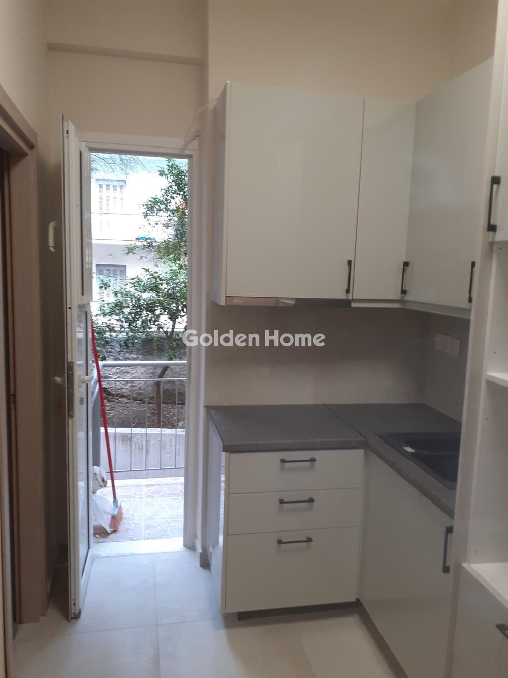 Apartment in Plateia Koliatsou, Patision - Acharnon — Photo 4 of 9