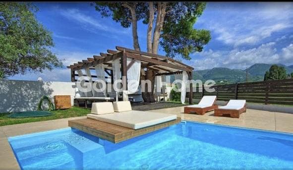 House in Kassiopi, Corfu — Photo 1 of 17