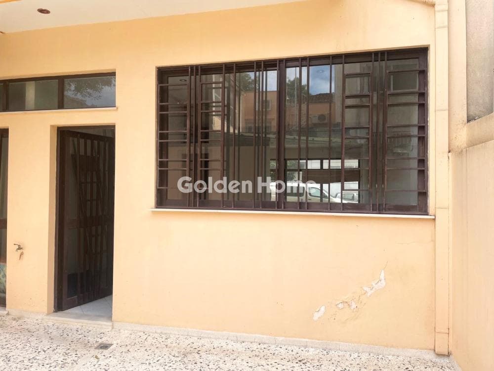 Retail Store in Center, Nea Ionia — Photo 11 of 11