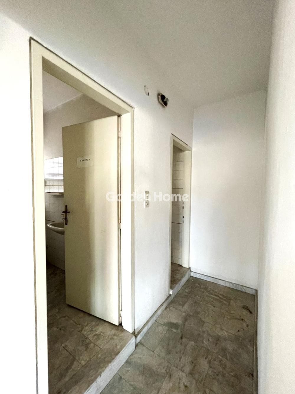 Office in Kanapitsa, Metamorfosi — Photo 17 of 19