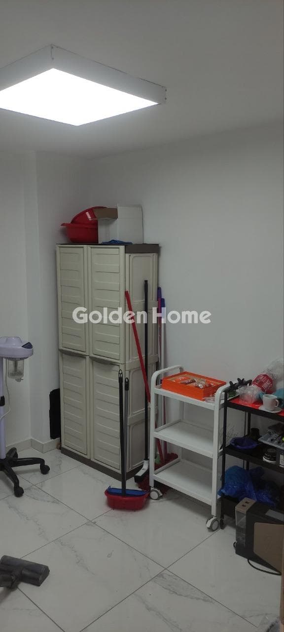 Retail Store in Pirnari, Glyfada — Photo 7 of 15