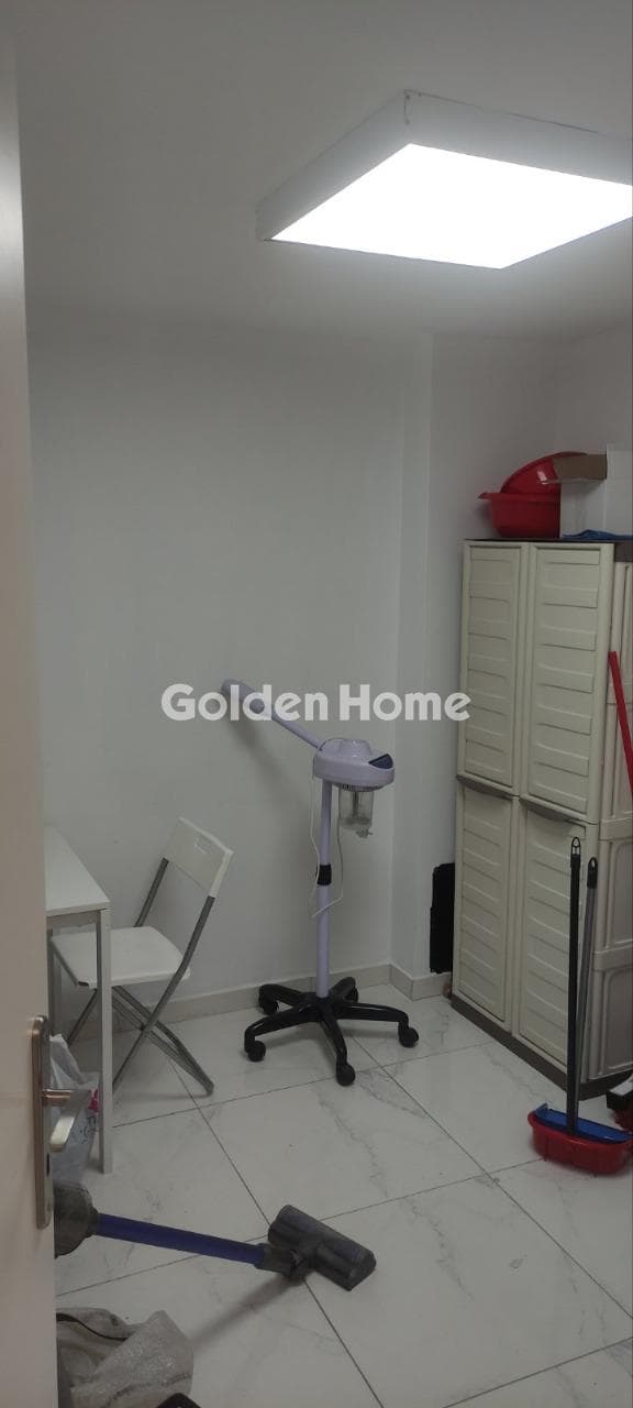 Retail Store in Pirnari, Glyfada — Photo 8 of 15