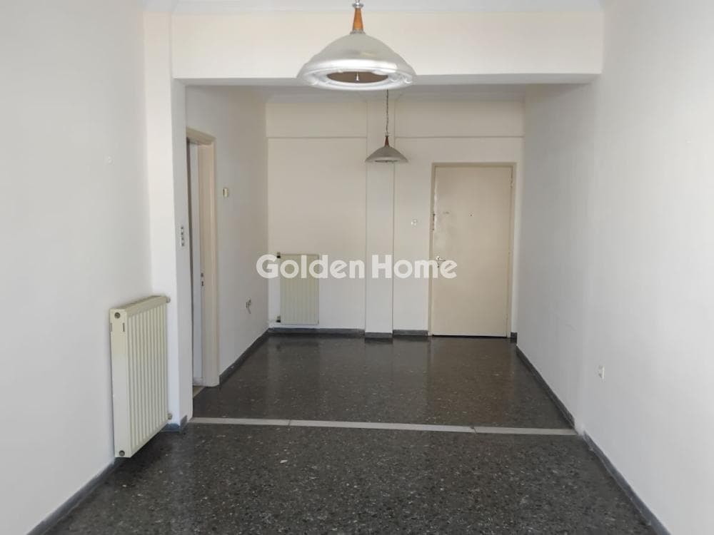 Apartment in Agios Georgios, Keratsini — Photo 5 of 24