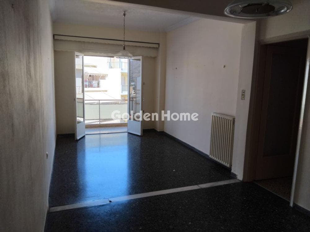 Apartment in Agios Georgios, Keratsini — Photo 3 of 24