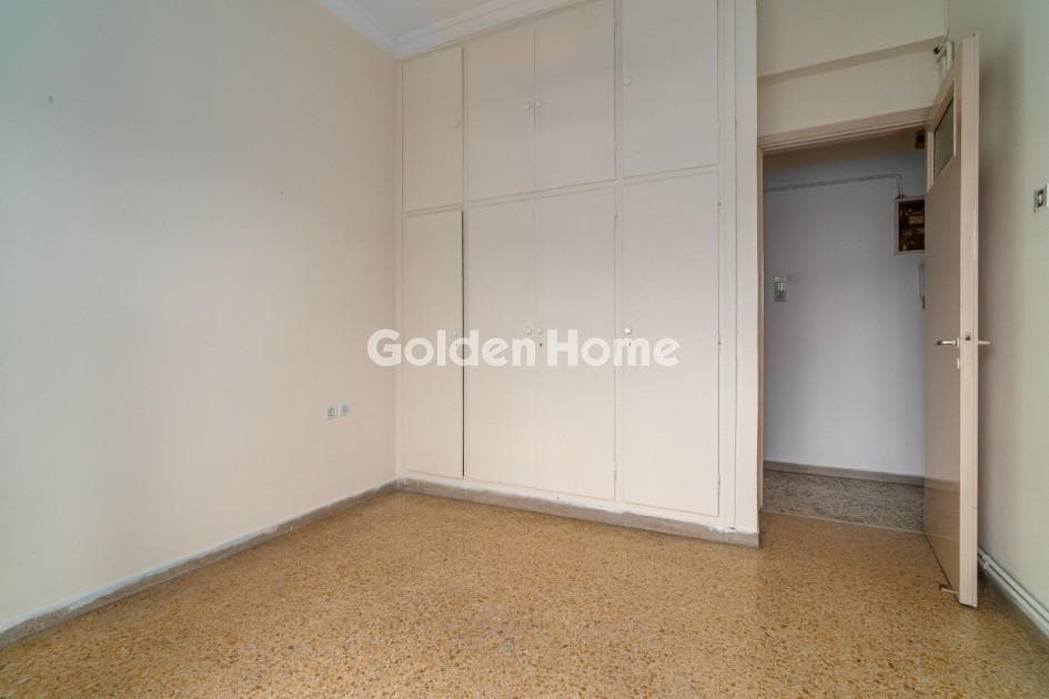 Apartment in Agios Georgios, Keratsini — Photo 13 of 24